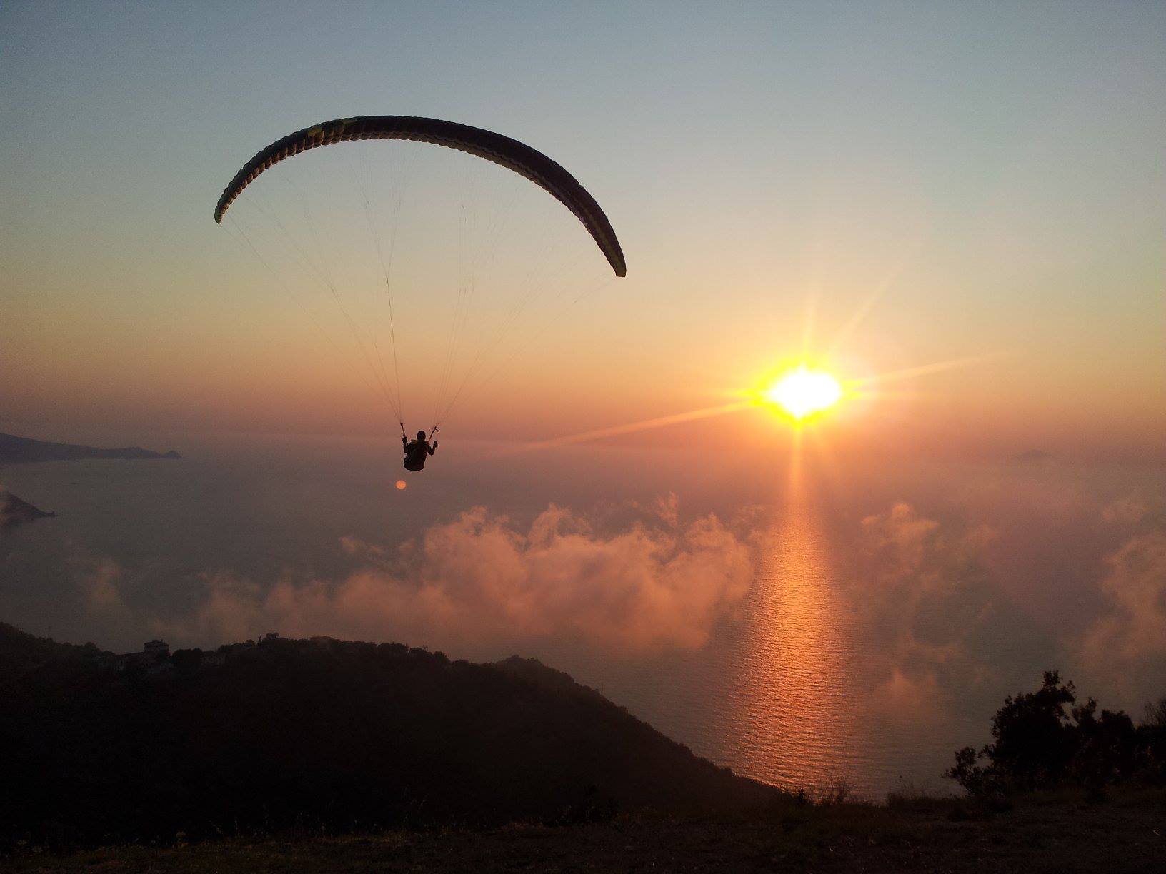 Paracadute O Parapendio 2 Idee Divertenti Per Volare In Sicilia