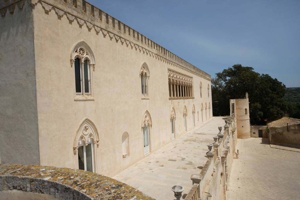 Castello-donnafugata-loggia