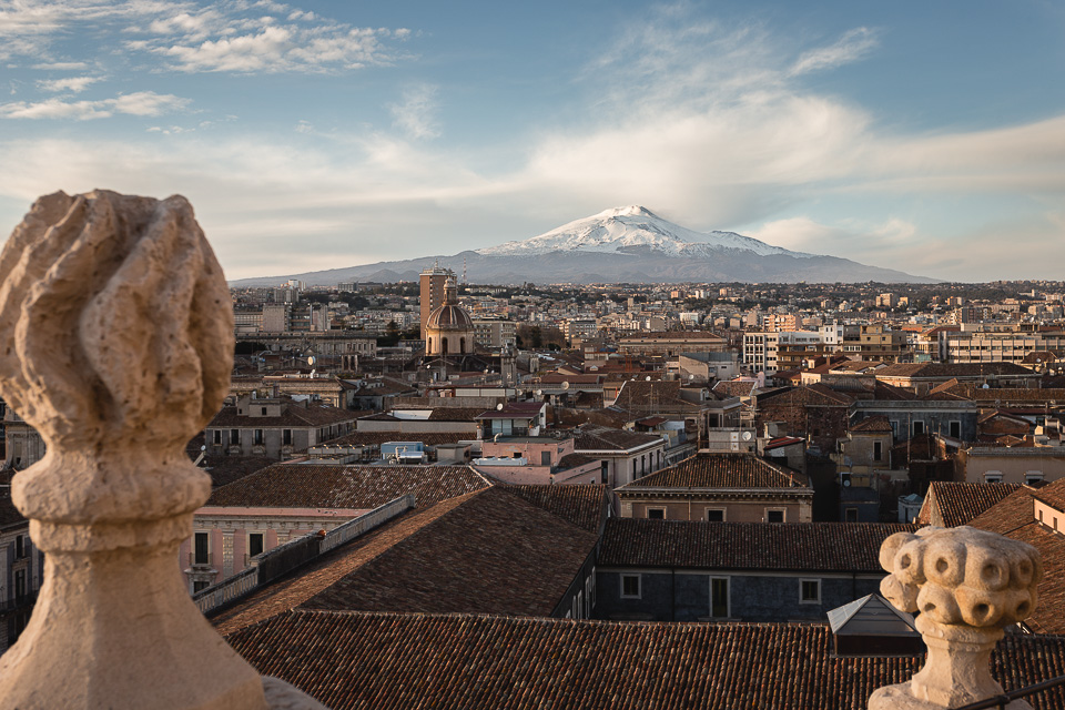 L'Etna e la città di Catania viste dalla Badia di Sant'Agata