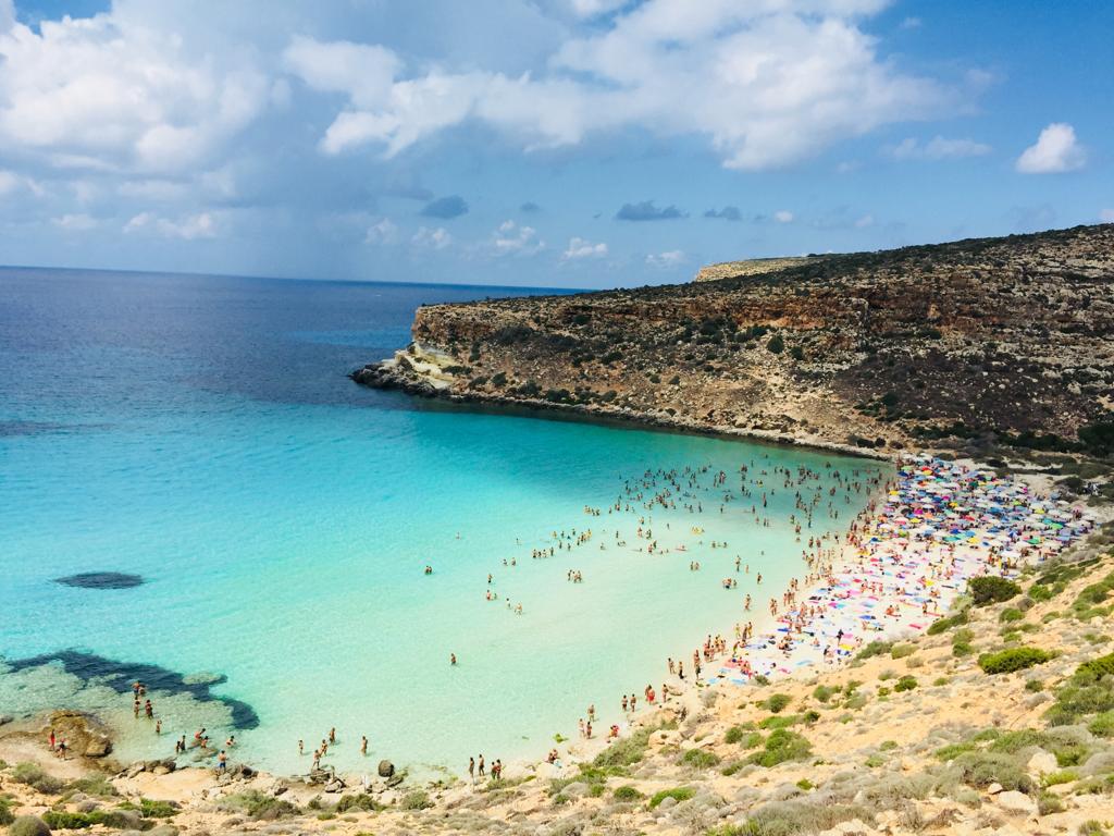 Sicilia: Vista su una delle meravigliose spiagge di Lampedusa