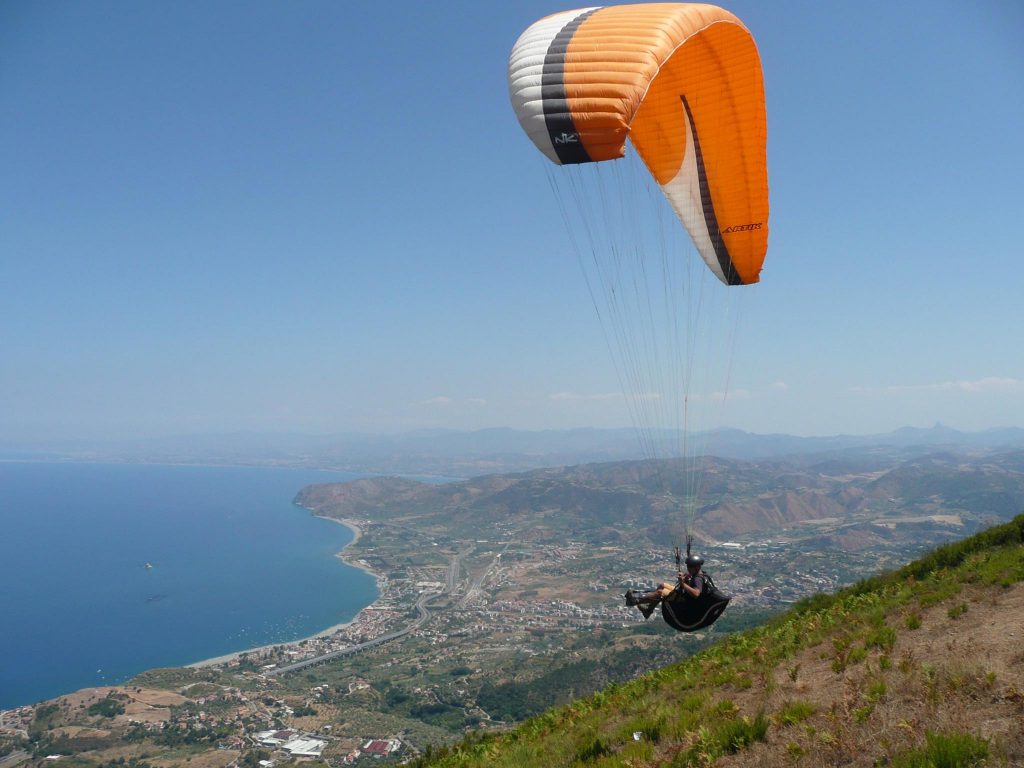 Paracadute O Parapendio 2 Idee Divertenti Per Volare In Sicilia