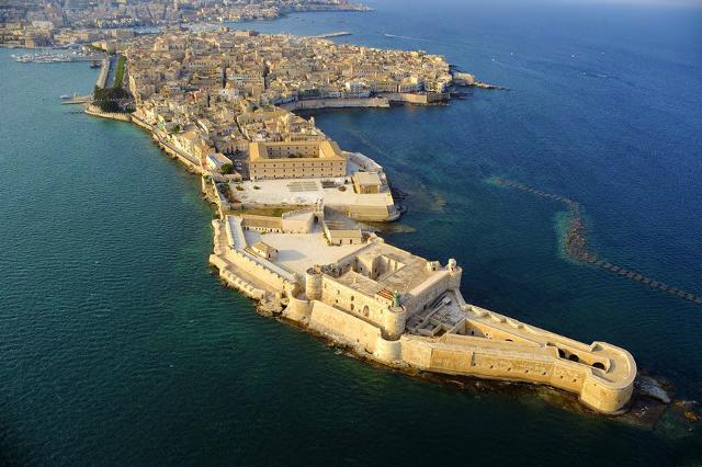 castelli in sicilia: Castello Maniace a Siracusa