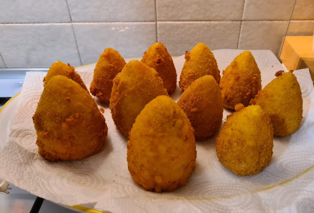 arancino dalla forma conica