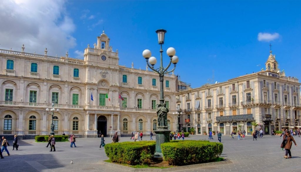 piazze catania: piazza università