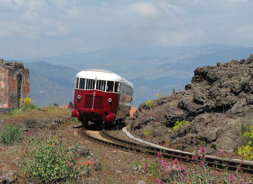 treno dei vini dell'Etna: la Circumetnea