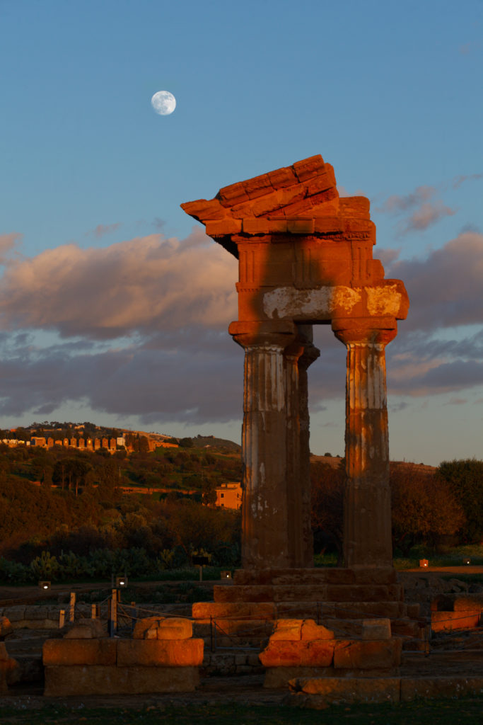 la valle dei templi di Agrigento by sicilying