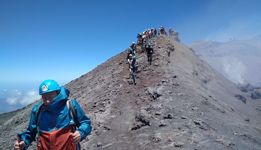 TREKKING AI CRATERI SOMMITALI  sull'etnax Etna summit craters 