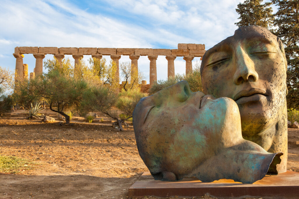 Viaggio ad Agrigento: esplorando la natura e il folklore