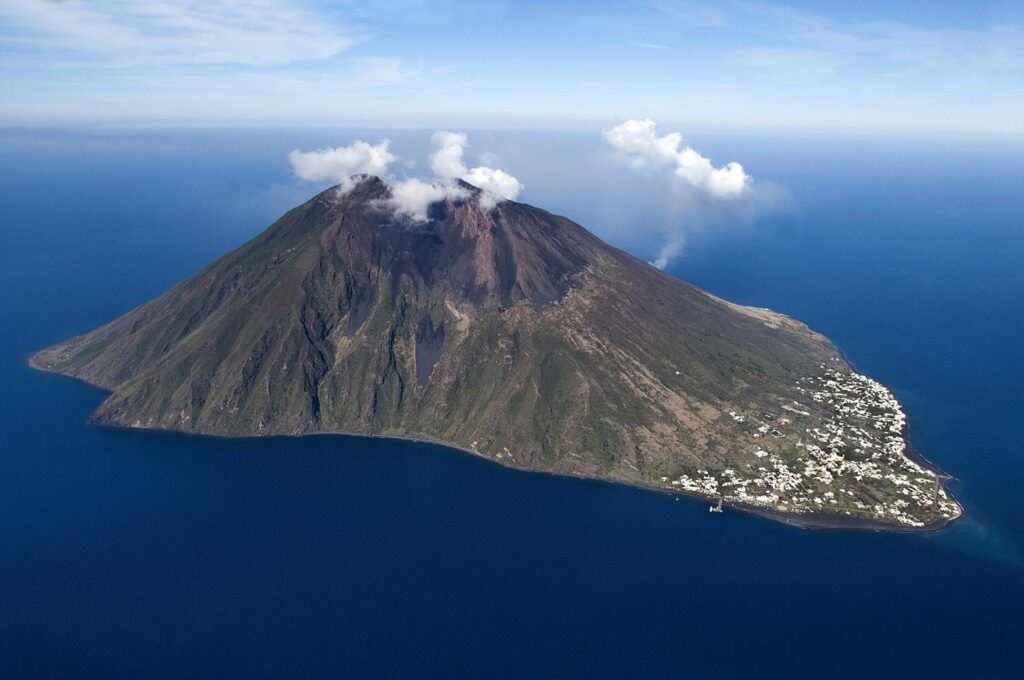 trekking marittimo sicilia isole Eolie Stromboli  minicrociera Eolie