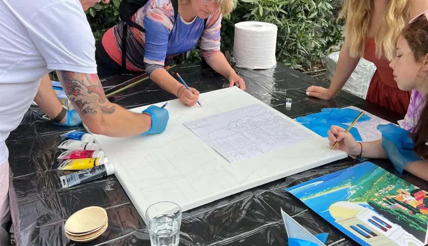 Team building painting