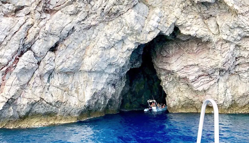 escursione grotta azzurra taormina-escursioni barca taormina-tour in barca taormina