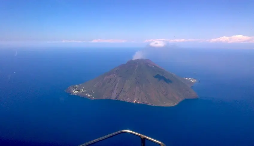 stromboli helicopter tour