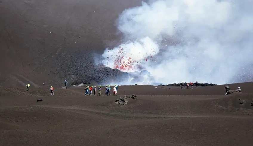 Групповая экскурсия по активным кратерам Этны с сертифицированным гидом