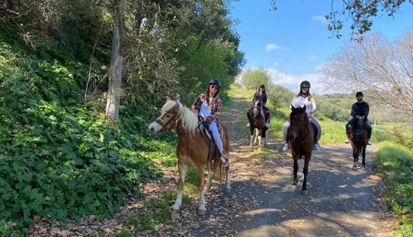 passeggiata a cavallo
