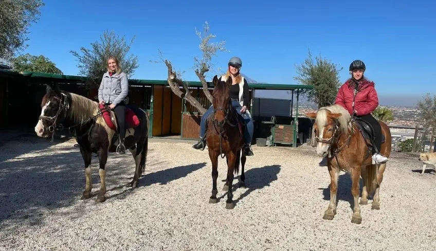 passeggiata a cavallo