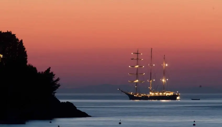 Segelschiff mieten Fest auf dem Schiff exklusive Events in Sizilien