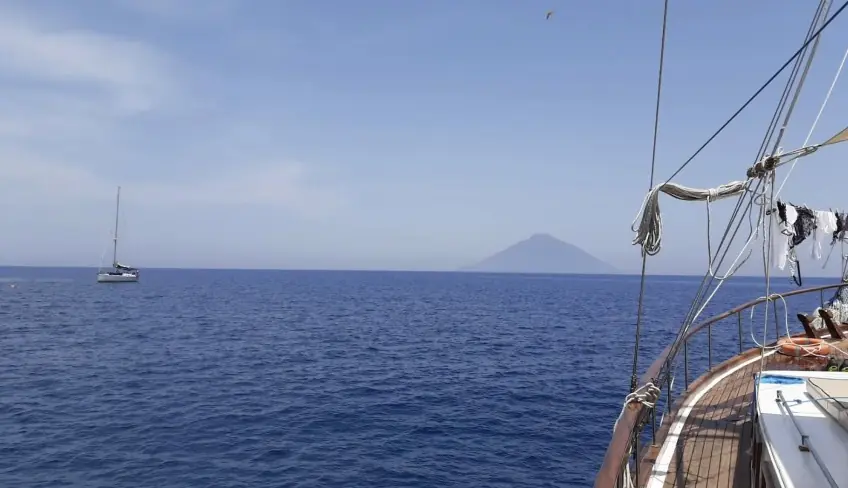 Caicco Eolie - Vacanze In Barca A Vela Eolie