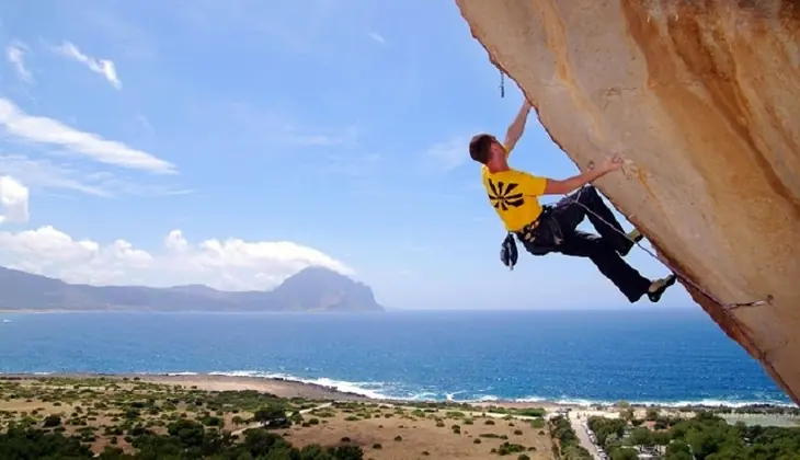 Sport & Adventure Holiday in Sicily -Free climbing in Italy