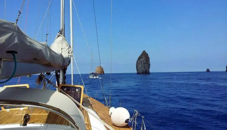 яхта экскурсия на лодке море на Сицилии Липарские острова