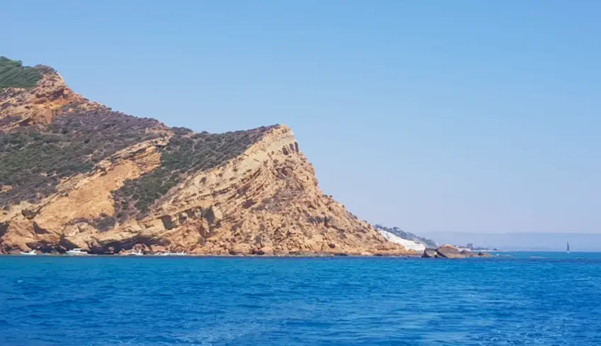 Urlaub mit dem Segelboot Fahrt mit dem Segelboot Reise auf dem Meer Scala dei Turchi