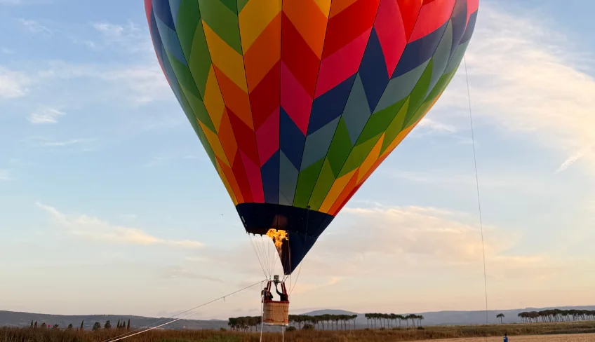 Mongolfiera vincolata in volo durante evento aziendale in Sicilia